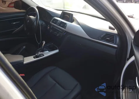 2017 BMW 320I z USA, uszkodzony, nr VIN WBA8E1G38HNU17517